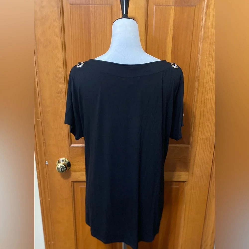 Cable & Gauge Grommet Detail Blouse - Picture 2 of 4